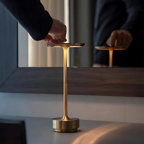 Luca™ | Wireless and Rechargeable Table Lamp